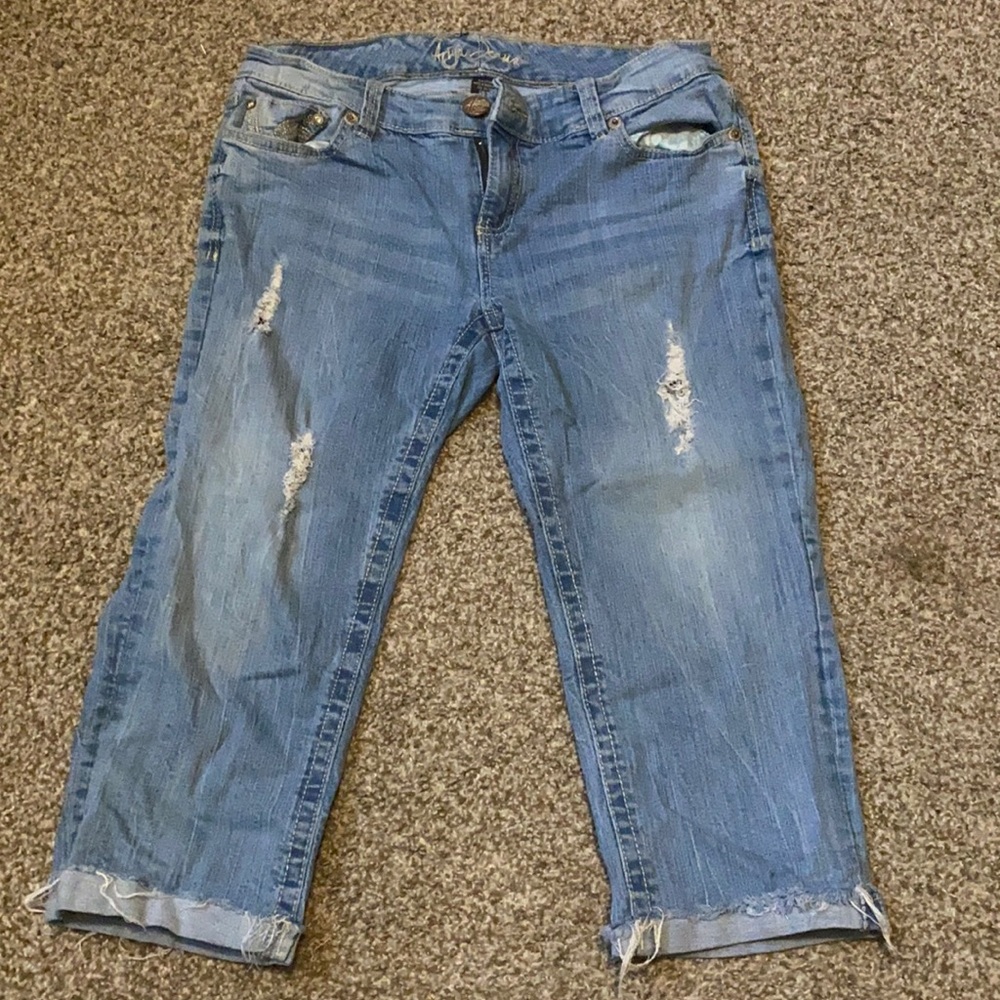 Distressed Jean Capri
